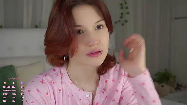 Snapshot of BlytheBenny chatting on 03-11-26, 01:10 BlytheBenny online show from 03-11-26, 01:10