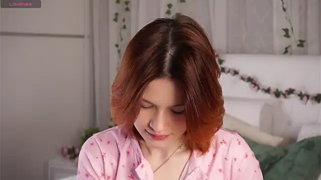 Snapshot of BlytheBenny chatting on 02-15-26, 01:06 BlytheBenny online show from 02-15-26, 01:06