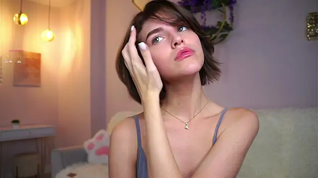 EleneButton online show from 10-25-25, 01:05