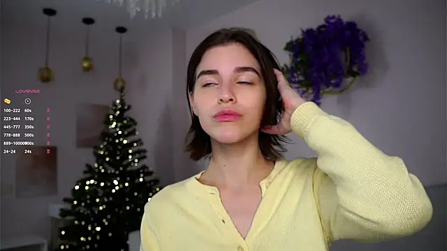 EleneButton online show from 12-21-25, 01:08