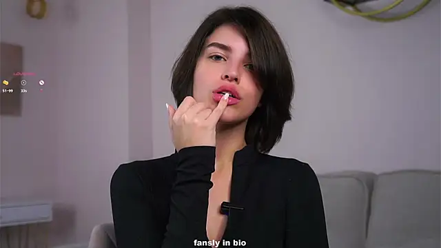 EleneButton online show from 11-15-25, 01:09