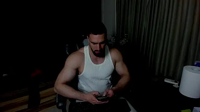 Snapshot of IvanHydee chatting on 04-18-26, 04:37 IvanHydee online show from 04-18-26, 04:37