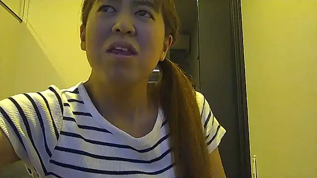 Snapshot of SAKI_saki_01 chatting on 09-10-25, 10:36 SAKI saki 01 online show from 09-10-25, 10:36