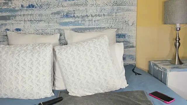 Jess555 online show from 12-17-25, 08:19