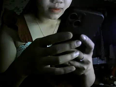 NinaChu online show from 10-19-25, 04:10