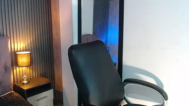 Bonnali lune online show from 01-14-26, 03:54