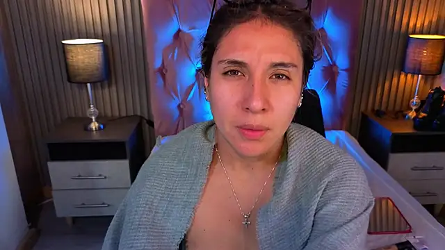 Snapshot of Bonnali_lune chatting on 04-30-26, 04:30 Bonnali lune online show from 04-30-26, 04:30