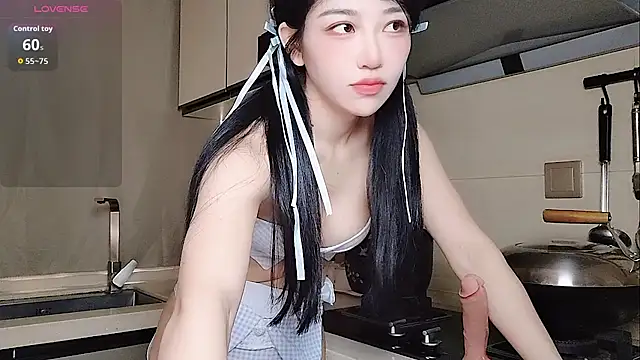 Coco--01 online show from 11-04-25, 12:47