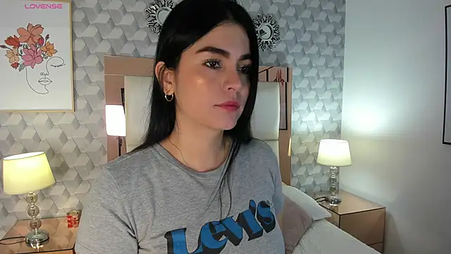 Snapshot of Sasha__sims__ chatting on 09-13-25, 11:43 Sasha sims online show from 09-13-25, 11:43