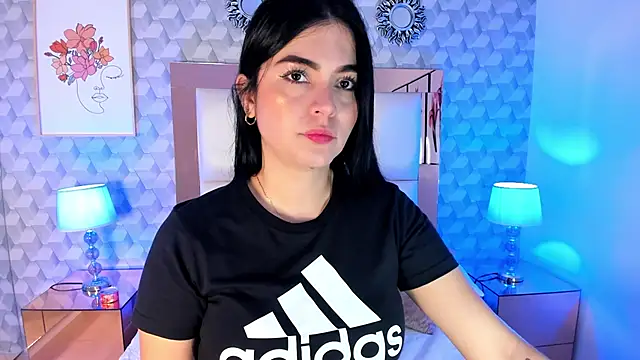 Snapshot of Sasha__sims__ chatting on 10-07-25, 11:44 Sasha sims online show from 10-07-25, 11:44