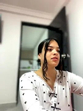 JuanitaMore01 online show from 10-31-25, 12:29