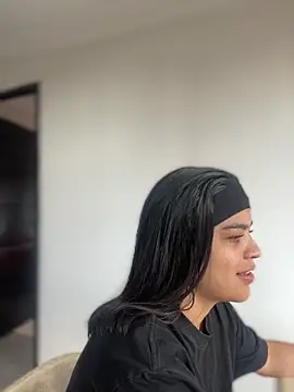 JuanitaMore01 online show from 11-01-25, 08:25