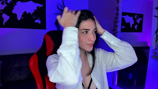 Snapshot of ZoeValencia1 chatting on 10-31-25, 12:02 ZoeValencia1 online show from 10-31-25, 12:02