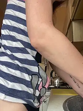 Cute Erika online show from 11-14-25, 12:20