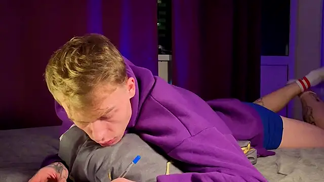 Snapshot of callmealexthx chatting on 12-15-25, 05:41 callmealexthx online show from 12-15-25, 05:41