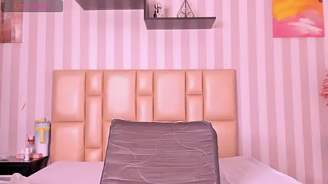 DarkHoneyy online show from 12-15-25, 06:03