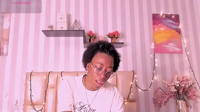 DarkHoneyy online show from 02-20-26, 12:51