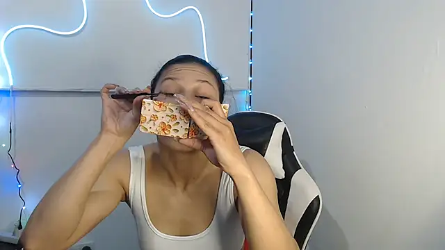 JessGarcia online show from 12-03-25, 01:10