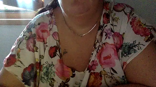 LaReginaNera online show from 06-30-26, 06:19