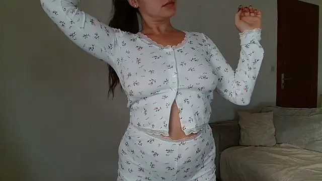 liloush   online show from 10-22-25, 10:04