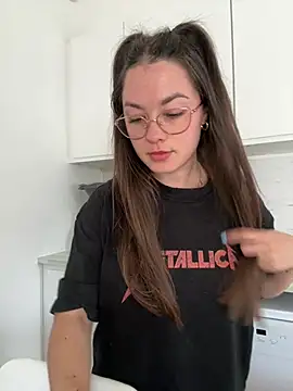 Snapshot of liloush__ chatting on 06-04-26, 09:14 liloush online show from 06-04-26, 09:14