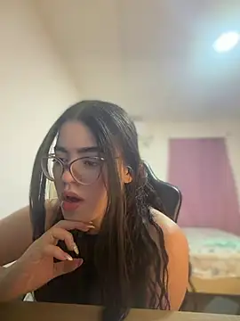 Snapshot of Valentina2390 chatting on 07-11-26, 02:23 Valentina2390 online show from 07-11-26, 02:23