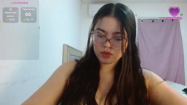 Snapshot of Valentina2390 chatting on 07-24-26, 02:51 Valentina2390 online show from 07-24-26, 02:51