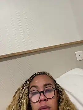 sexentrevoisin online show from 03-01-26, 01:05