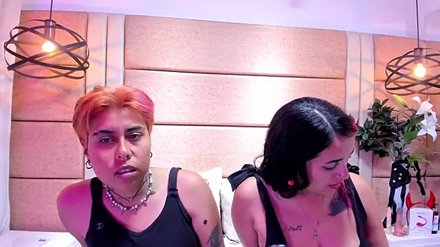 AnnieAndReach online show from 12-22-25, 07:36