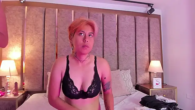 AnnieAndReach online show from 01-11-26, 01:29