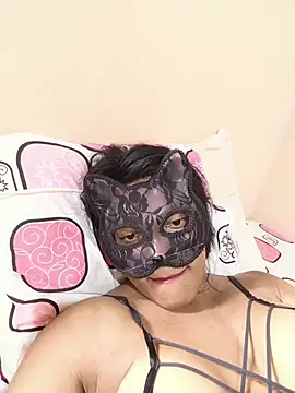 Snapshot of DuCreu chatting on 10-28-25, 02:05 DuCreu online show from 10-28-25, 02:05