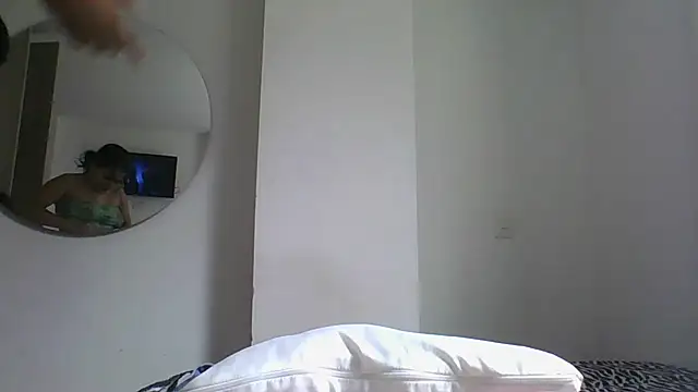 Lucy 2025 online show from 09-17-25, 06:54