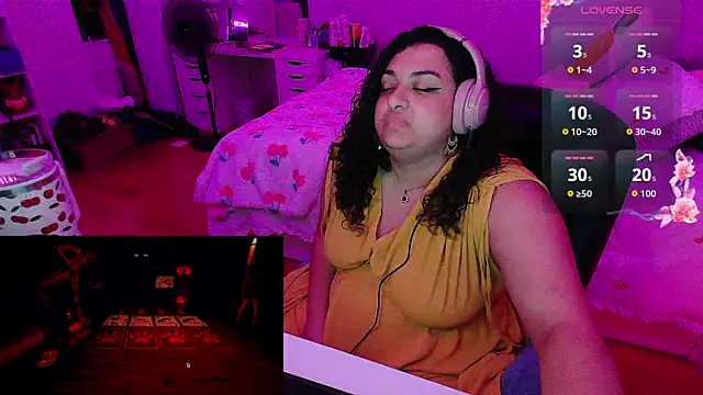 Snapshot of chericheesecake chatting on 10-05-25, 11:28 chericheesecake online show from 10-05-25, 11:28