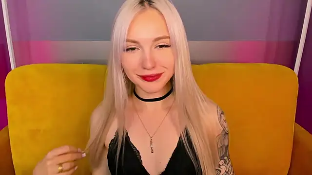 LisaFoxyMe online show from 10-06-25, 09:32