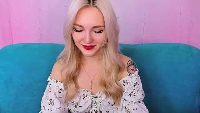 LisaFoxyMe online show from 10-05-25, 08:16