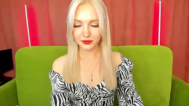LisaFoxyMe online show from 10-18-25, 08:49