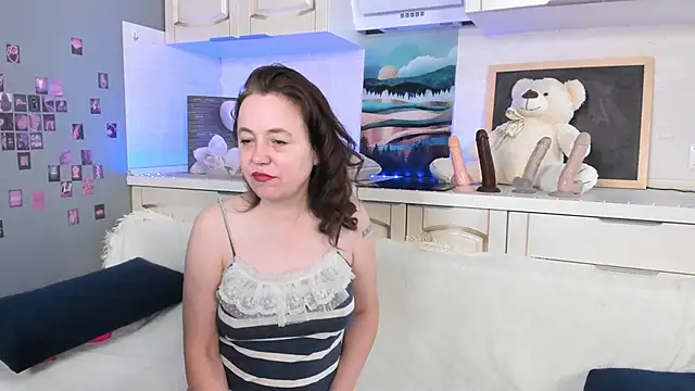 Snapshot of Kira_Adler chatting on 05-03-26, 02:05 Kira Adler online show from 05-03-26, 02:05