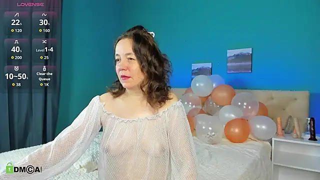 Kira Adler online show from 03-05-26, 01:13