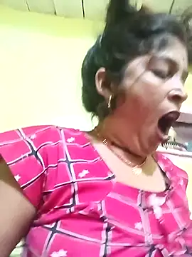 Snapshot of Samiya-143 chatting on 10-05-25, 05:03 Samiya-143 online show from 10-05-25, 05:03