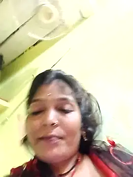 Snapshot of Samiya-143 chatting on 10-04-25, 10:06 Samiya-143 online show from 10-04-25, 10:06