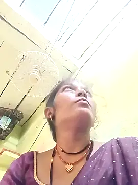 Snapshot of Samiya-143 chatting on 09-28-25, 06:42 Samiya-143 online show from 09-28-25, 06:42