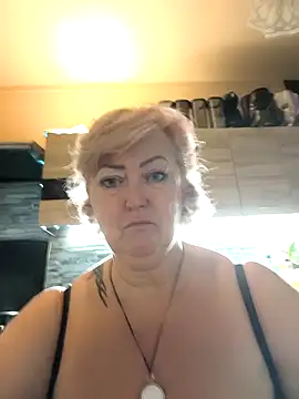 Snapshot of TerezaVelvet chatting on 03-10-26, 05:50 TerezaVelvet online show from 03-10-26, 05:50