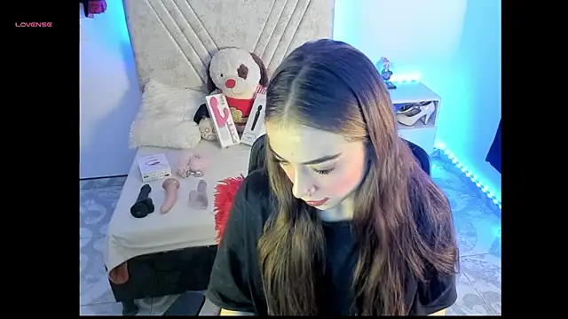 Snapshot of Mia_Victoria22 chatting on 05-19-26, 02:51 Mia Victoria22 online show from 05-19-26, 02:51