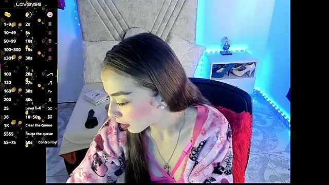 Snapshot of Mia_Victoria22 chatting on 05-26-26, 05:44 Mia Victoria22 online show from 05-26-26, 05:44