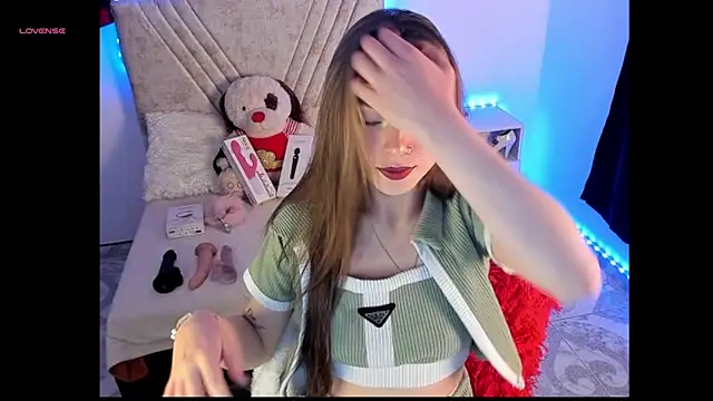 Snapshot of Mia_Victoria22 chatting on 05-08-26, 02:37 Mia Victoria22 online show from 05-08-26, 02:37