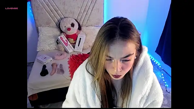 Snapshot of Mia_Victoria22 chatting on 05-07-26, 02:05 Mia Victoria22 online show from 05-07-26, 02:05