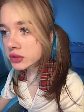 Snapshot of Marryme- chatting on 03-01-26, 02:06 Marryme- online show from 03-01-26, 02:06