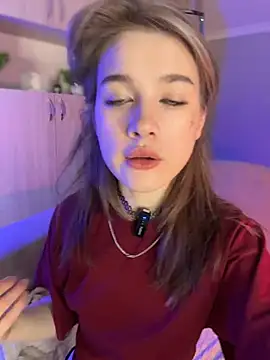 Snapshot of Marryme- chatting on 05-15-26, 03:21 Marryme- online show from 05-15-26, 03:21