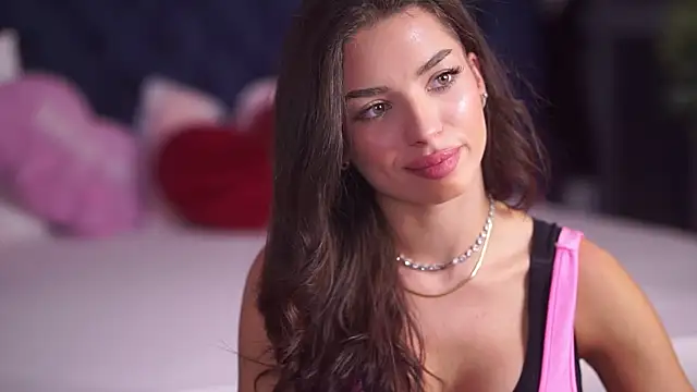 Snapshot of LalaRoze chatting on 11-01-25, 08:03 LalaRoze online show from 11-01-25, 08:03