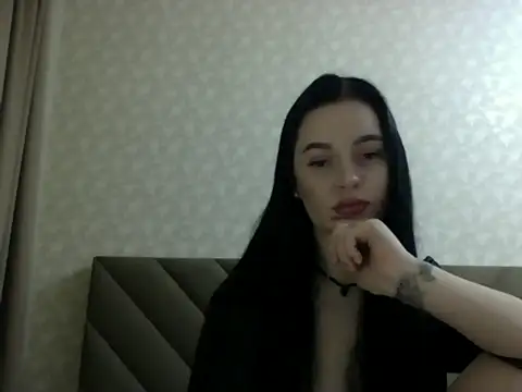 Lulii24 online show from 11-18-25, 02:49